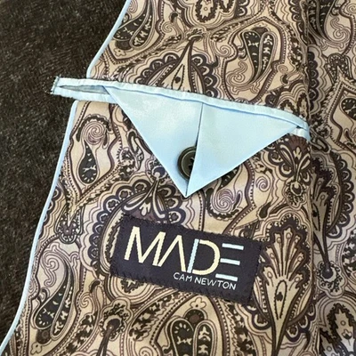 Abrigo deportivo de lana Cam Newton "Hecho" para hombre talla 48R, gris con acento azul/púrpura Foto 1 de 4