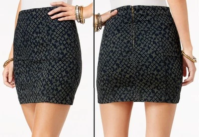 Minifalda lápiz de mezclilla elástica con estampado abstracto combinado azul Free People Foto 1 de 3