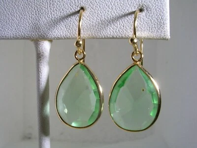 PENDIENTES AMATISTA VERDE CORTE ELEGANTE EN FORMA DE PERA EN PLATA DE LEY CON TONO DORADO Foto 1 de 4