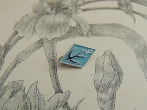 Ancienne broche / épingle Apostolat de la Prière Toulouse - Hirondelle - religio - Imagen 1 de 2