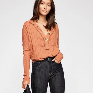 Free People We The Free In The Mix Ribbed Long Sleeve Henley Top Rust Color Sz M - Picture 1 of 11