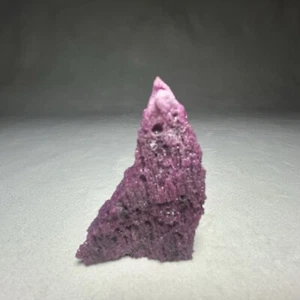 35G Natürlicher Waben Rubin Rohkristall - UV Reaktiv - US Sammlung - Bild 1 von 5