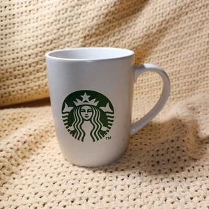 2011 STARBUCKS classic logo coffee mug mermaid cup green white 10.8 oz - Bild 1 von 6