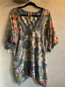 Johnny Was Silk Blouse Floral SIze 1XL pull over short Sleeve Tunic pockets - Picture 1 of 13