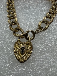 Antik Viktorianisch Signiert ??? Gelbgold gefülltes Herz Vorhängeschloss Bettelarmband - Bild 1 von 20