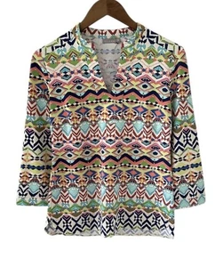 NEW Ellie Kai Multicolored Print Split Neck 3/4 Sleeve Linda Top Size 4 - Picture 1 of 7
