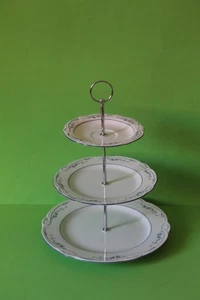 zauberhafte dreistöckige Etagere Teller Seltmann Weiden Desiree Aalborg 078532 - Picture 1 of 1
