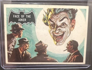 1966 Topps Batman (logotipo de Black Bat) #9 Face of the Joker - Imagen 1 de 6