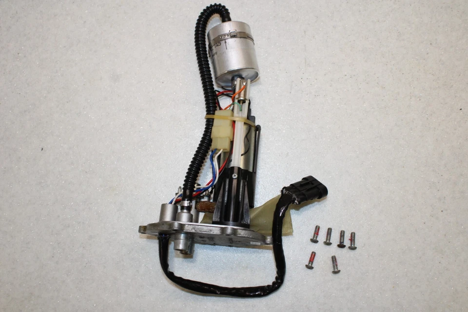 DUCATI 848 EVO 2012 1198 SP OEM BOMBA DE COMBUSTIBLE MONTAJE OEM PERNOS SELLO 848 1098 1198 Foto 1 de 1