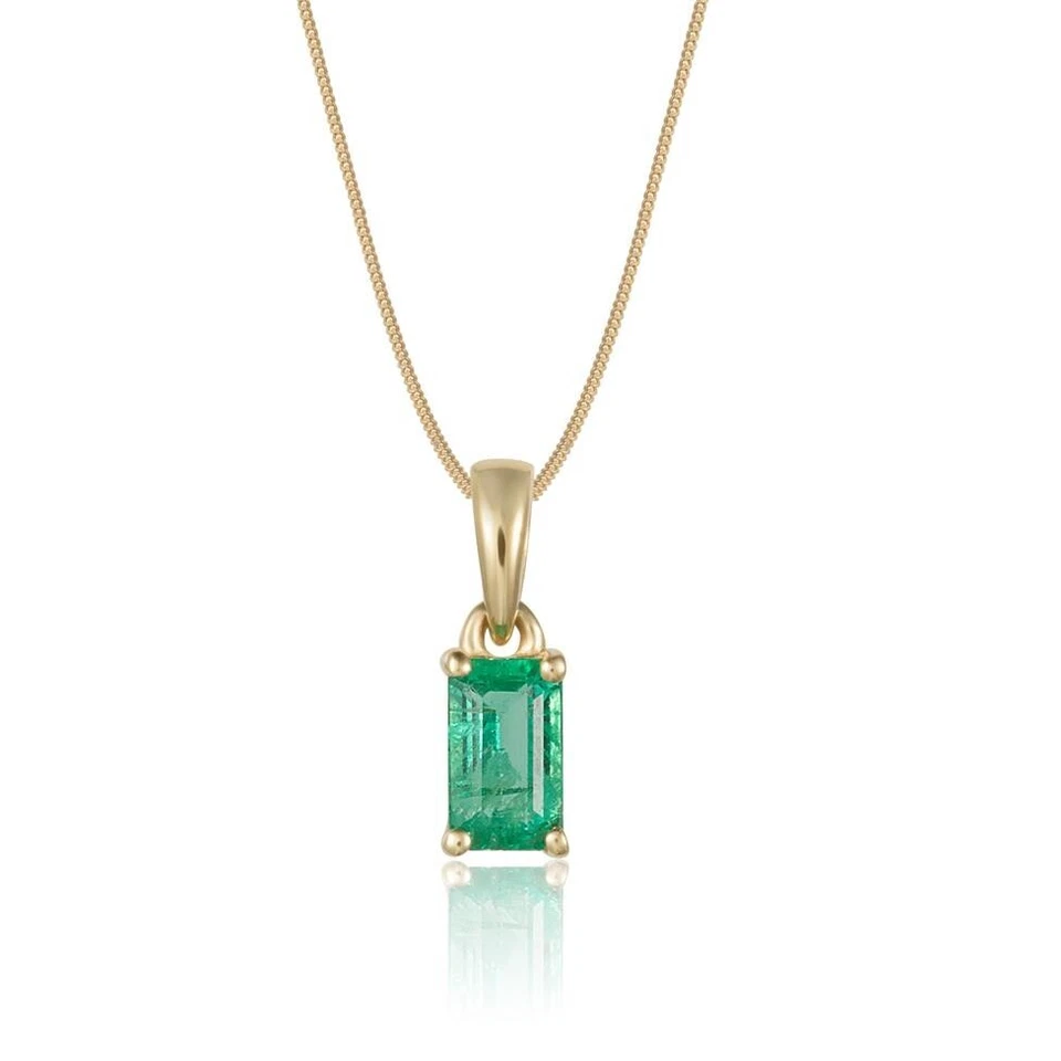 Gold plated Necklace chain with simulated Emerald Pendant - Image 1 of 1