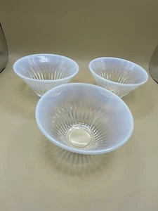 Set Of 3 VTG Glass Dessert Bowls Flared Ribbed Opalescent 4.5x 2.25 elegant - Picture 1 of 5