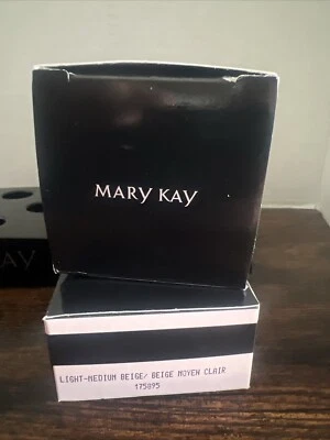 Mary Kay Silky Setting Powder light Medium Beige 175895 Lot of 2 - Image 1 of 3