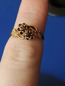 ANILLO PIEDRA ROJA ORO AMARILLO 10K TALLA 6.5 - Imagen 1 de 4