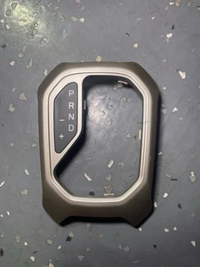 2018 - 2023 JEEP RENEGADE CENTER CONSOLE SHIFT SHIFTER BEZEL TRIM COVER OEM - Picture 1 of 5