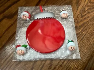 Adorno Árbol de Navidad Personalizado Familia de 4 Bolas Rojas (Personalizable) - Imagen 1 de 5