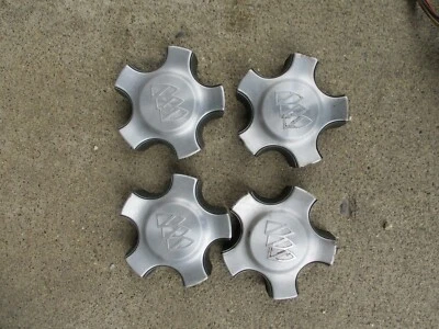 Buick Rendezvous 2002 - 2004 Juego de 4 tapas centrales OEM # 9593778 PIEZAS  Foto 1 de 3