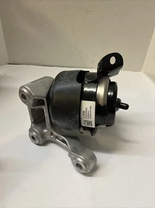 GM 84118702 Passenger Side Engine Mount For Chevy Express 3500 17-20 ^ - Picture 1 of 3