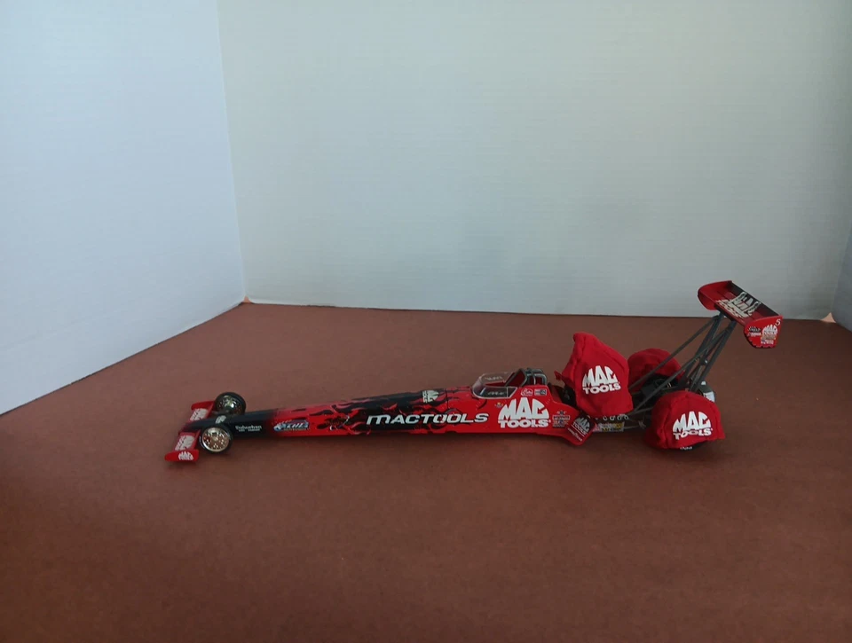 Mac Tool Dragster escala 1:24 Foto 1 de 4