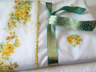 Vintage 70s  MONTGOMERY WARD Yellow Roses Embroidered Lace Twin Flat Sheet NICE! - Image 1 of 4