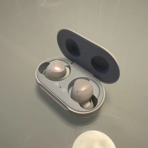 Samsung Galaxy Buds SM-R170 Defekt - Zdjęcie 1 z 3