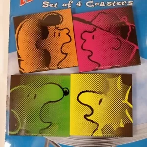 PEANUTS Woodstock Lucy SNOOPY Charlie Brown SET SOTTOBICCHIERI NUOVO SIGILLATO IN FABBRICA NOS - Foto 1 di 11