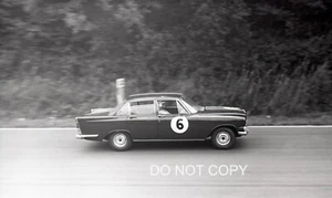 IAN WALKER RACING FORD ZODIAC PAUL HAWKINS 1962 MARCAS ESCOTILLA 6 35 MM NEGATIVO - Imagen 1 de 2