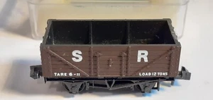 PECO N GAUGE - 12 TON 7 PLANK WAGON S.R. BROWN - Picture 1 of 4