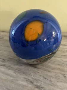 HAND MADE ROUND GLASS GLOBE ORB LIGHTSHADE OR FREE STANDING, SIGNED MARY HANSEN - Picture 1 of 10