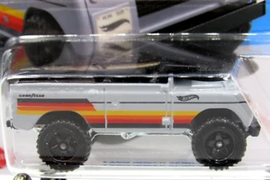 HOT WHEELS 2024 HOT TRUCKS SERIES LAND ROVER SERIES II SHORT CARD - Picture 1 of 4