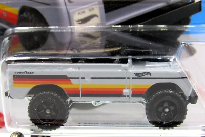 CARTÃO CURTO HOT WHEELS 2024 HOT TRUCKS SERIES LAND ROVER SERIES II - Imagem 1 de 4