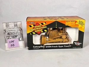 Ertl 2436 • Caterpillar • CAT D10N Raupentraktor • Planierraupe • Maßstab 1:50 - Bild 1 von 8