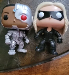 Black Canary & Cyborg Funko Pops - Picture 1 of 6