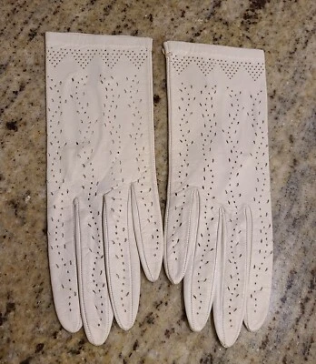 ¡Nuevo! De Colección Talla XS S Marfil Cuero Formal 8.5" Guantes Pierced Ojales Geométricos Italia Foto 1 de 4