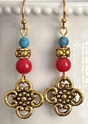 Hermosos Pendientes Colgantes de Filigrana de Oro Turquesa, Coral y Grabado. Boho Chic Foto 1 de 3
