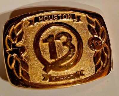 Hebilla de cinturón de TV Houston de latón macizo única de los años 70. 30 años. Foto 1 de 4