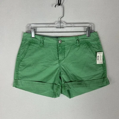 Aeropostale NEW Midi Twill Shorts Women's Size 4 Green Khaki Cuffed Casual NWT - Image 1 of 4