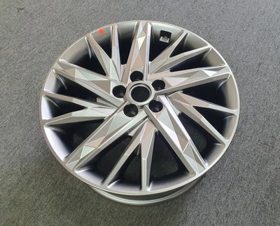 Rueda pulverizadora OEM 52906-G8820 19" con tapa para Hyundai Azera 2018~23 caligrafía Foto 1 de 4