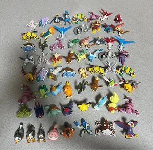 Pokemon Moncolle Figuren Lot 63 Stück Gravur Sofort Sammlerstück zu verkaufen - Bild 1 von 12