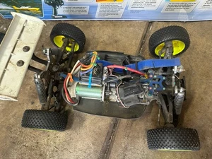 Mugen Seiki 1/8 MBX5 RC Buggy - Picture 1 of 8