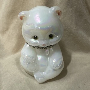 Fenton Opalescent Sitting Bear Or Cat  white 3 1/2” Crystal necklace signed 2007 - Picture 1 of 11