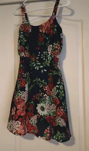 Stitch Fix SOCIALITE Damen Kleid SMALL - Bild 1 von 3