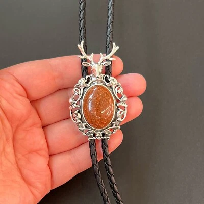 Collar de boda occidental vintage con base de alce plateado y piedra dorada natural para hombre Foto 1 de 4