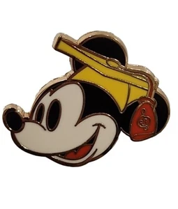Disney Trading Pin CP040 MICKEY MOUSE GRADUATION CAP GRADUATES - Picture 1 of 5