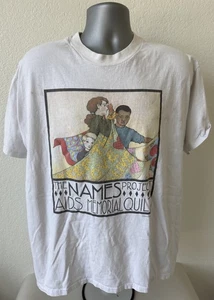 Camiseta De Colección Años 90 The Names Project AIDS Memorial Quilt Mary Engelbreit Arte XL VIH - Imagen 1 de 8
