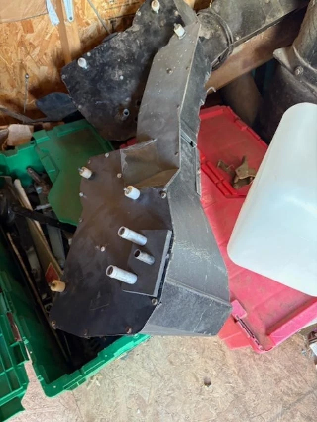 CAIXA AQUECEDOR JEEPSTER COMMANDO NOVA ALMOFADA BOBINA JEEP COMMANDO - Imagem 1 de 1