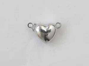 Schöne Schließe in Sterling-Silber mit Herz-Motiv - Picture 1 of 3