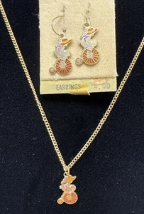 Vintage Roth HOLLY HOBBY NECKLACE Enamel Pendant w/ 18” Gold Chain AND Earrings - Picture 1 of 5