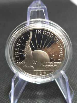 1986 U.S. Liberty Silver Dollar & Half Dollar Coin Set - Box And COA BOX3 - Image 1 of 4