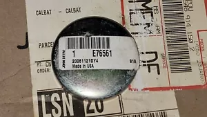 (1) JOHN DEERE, E76561, 2.5 INCH DUST COVER CAP, OLD STOCK, NEW AND UNUSED - Picture 1 of 19