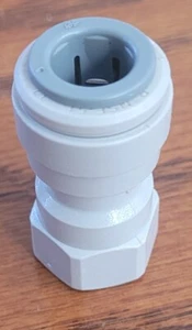 John Guest Fitting 3/8" x 1/4" FPT Push-to-Connect Reducing Connector - Picture 1 of 4